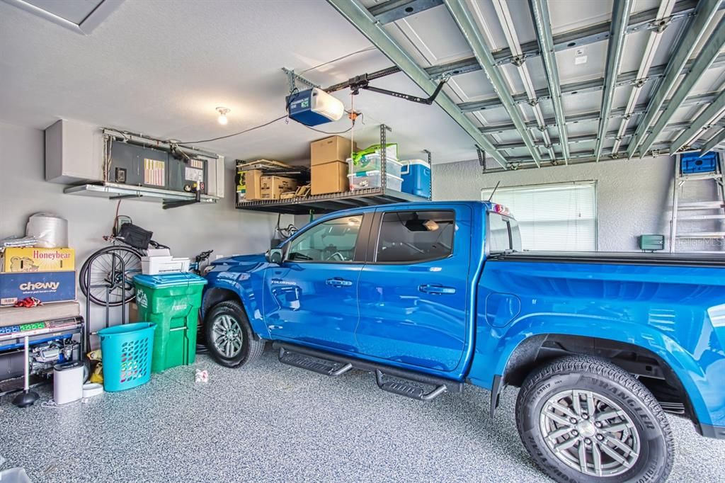 合同活跃: $299,900 (3 贝兹, 2 浴室, 1205 平方英尺)