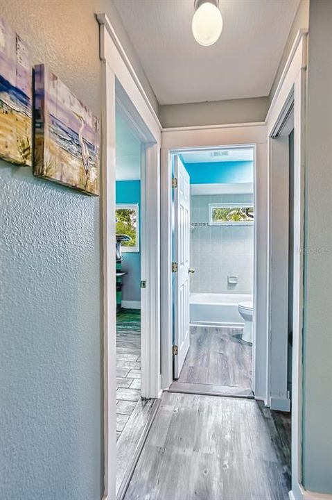 合同活跃: $299,900 (3 贝兹, 2 浴室, 1205 平方英尺)