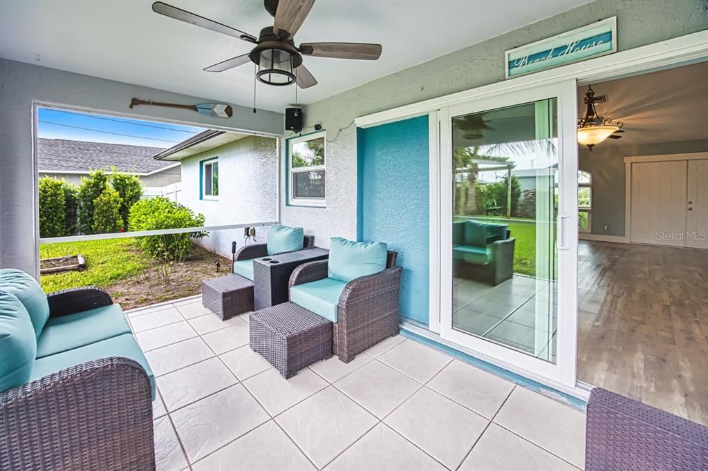 合同活跃: $299,900 (3 贝兹, 2 浴室, 1205 平方英尺)