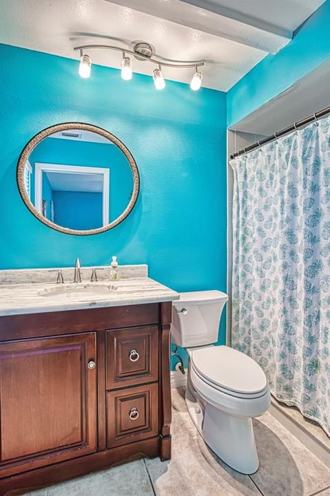 合同活跃: $299,900 (3 贝兹, 2 浴室, 1205 平方英尺)