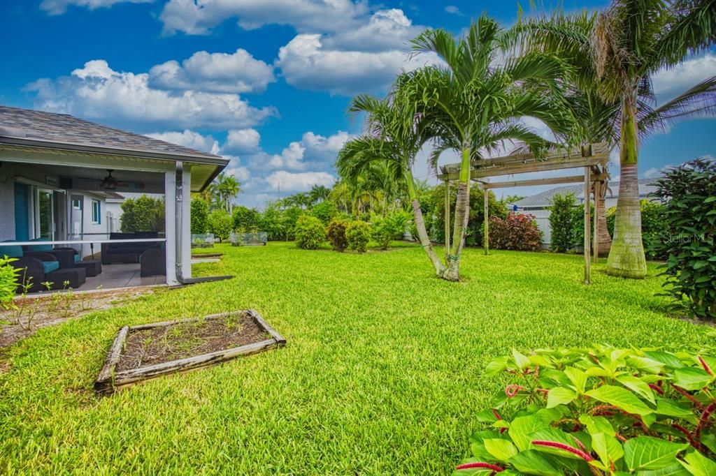 合同活跃: $299,900 (3 贝兹, 2 浴室, 1205 平方英尺)