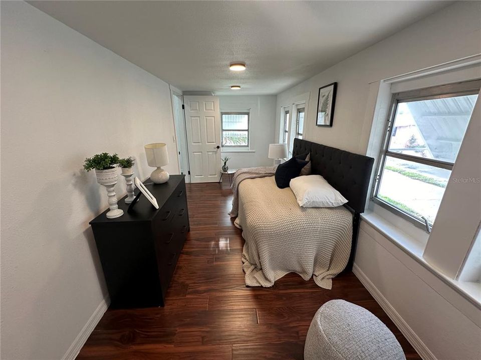 В аренду: $1,350 (1 спален, 1 ванн, 900 Квадратных фут)