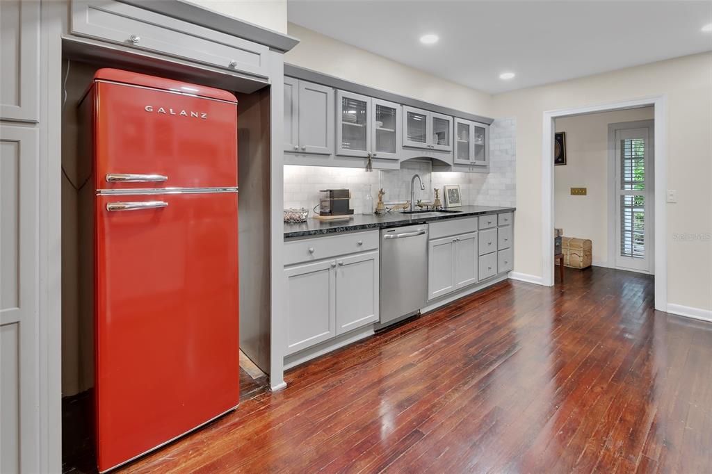 待售: $449,000 (3 贝兹, 2 浴室, 2369 平方英尺)