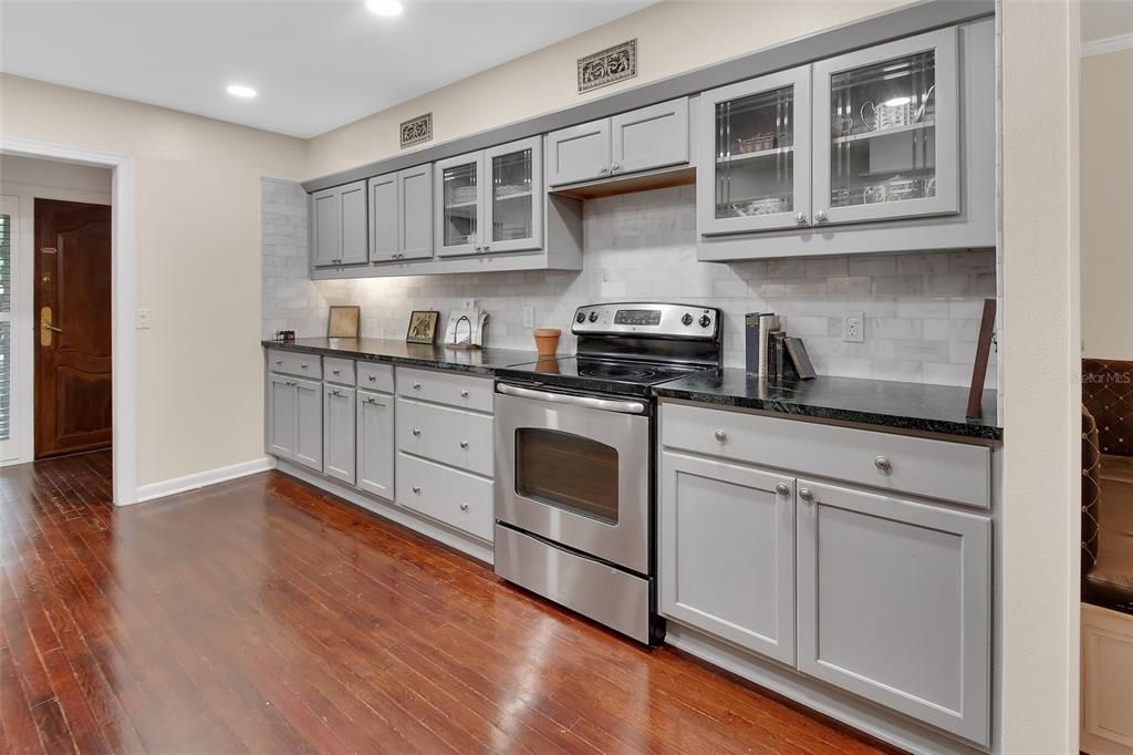 待售: $449,000 (3 贝兹, 2 浴室, 2369 平方英尺)