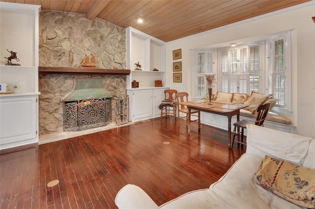 待售: $449,000 (3 贝兹, 2 浴室, 2369 平方英尺)