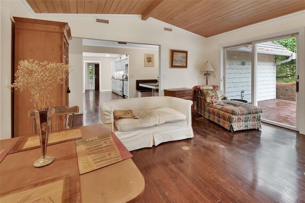 待售: $449,000 (3 贝兹, 2 浴室, 2369 平方英尺)