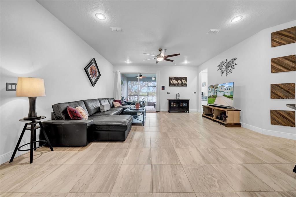 待售: $669,000 (4 贝兹, 3 浴室, 2587 平方英尺)