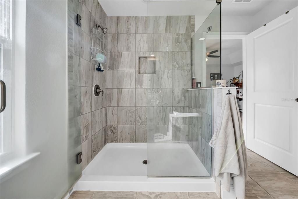 待售: $669,000 (4 贝兹, 3 浴室, 2587 平方英尺)