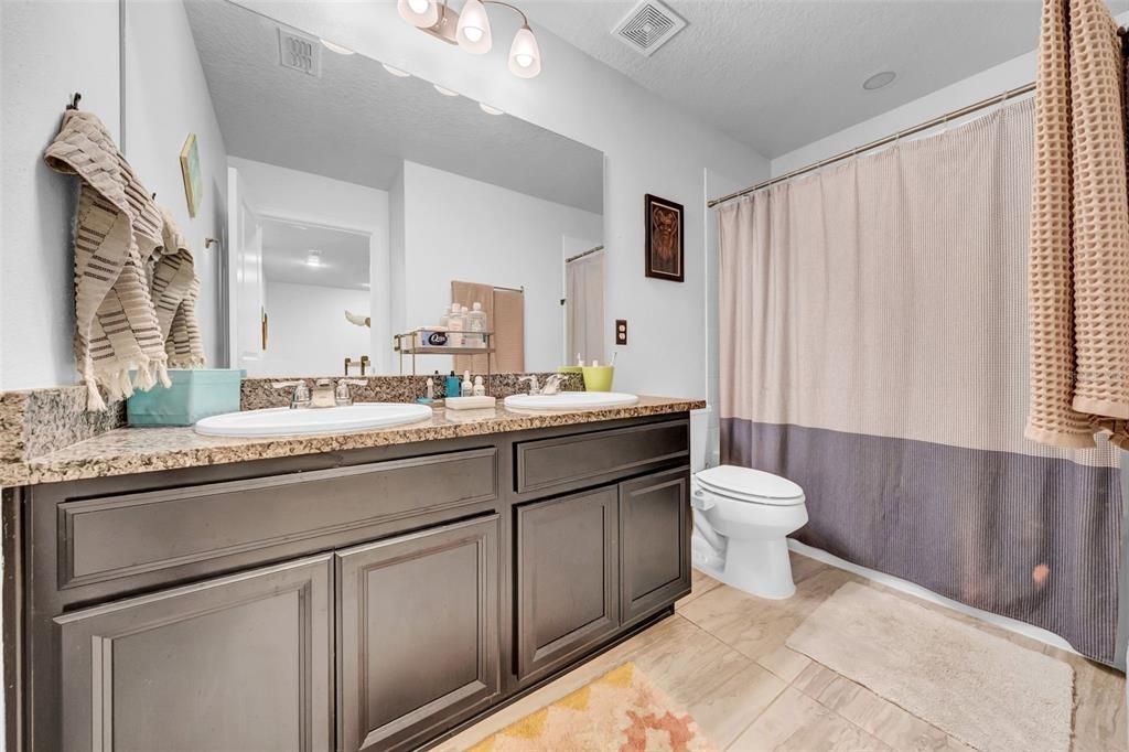 待售: $669,000 (4 贝兹, 3 浴室, 2587 平方英尺)