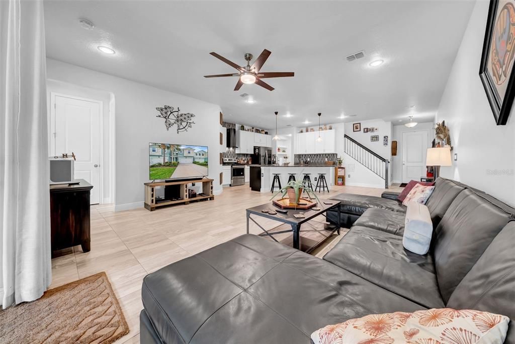 待售: $669,000 (4 贝兹, 3 浴室, 2587 平方英尺)