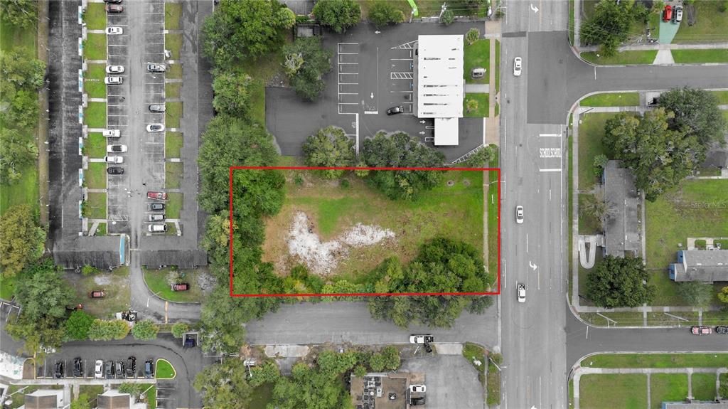 待售: $549,900 (0.49 acres)