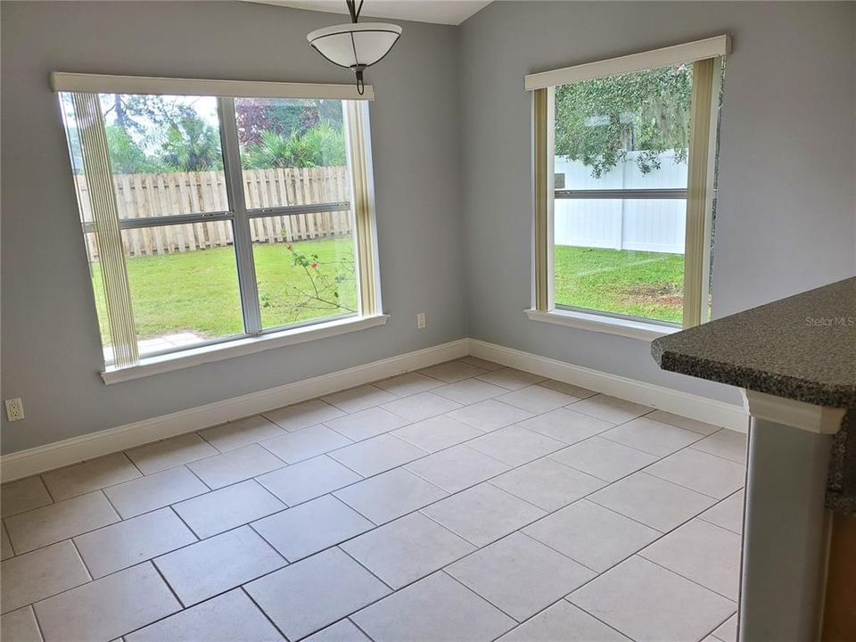 В аренду: $1,850 (3 спален, 2 ванн, 1775 Квадратных фут)