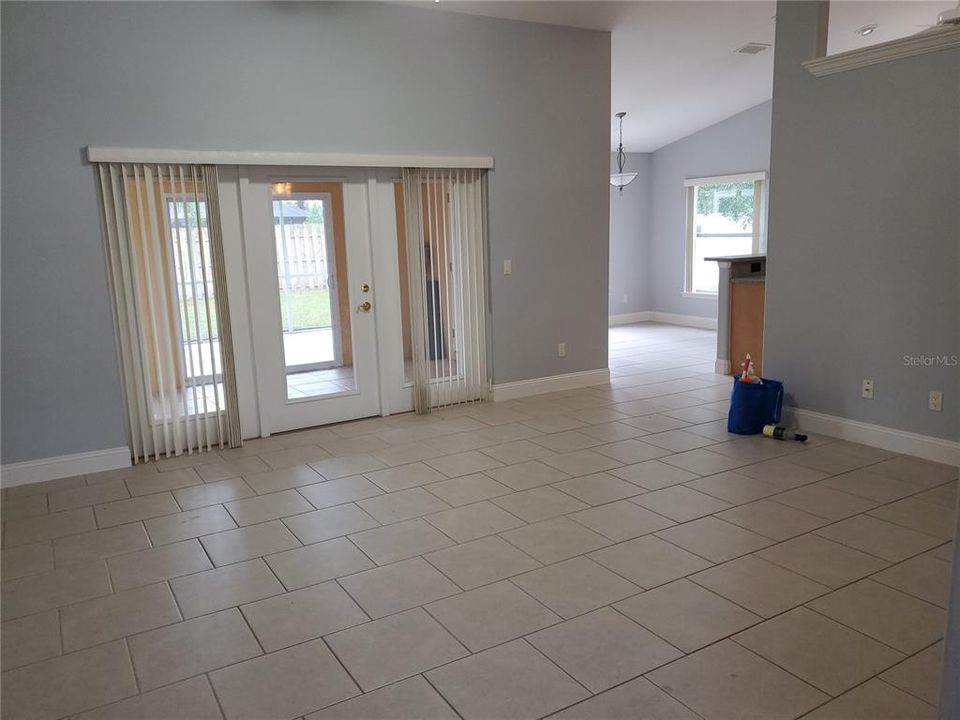 В аренду: $1,850 (3 спален, 2 ванн, 1775 Квадратных фут)