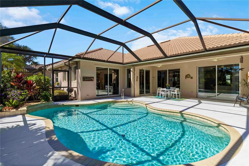 合同活跃: $519,000 (3 贝兹, 2 浴室, 2150 平方英尺)