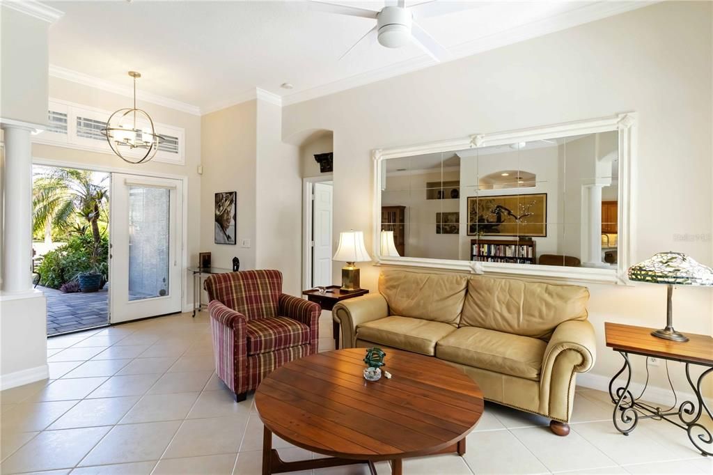 合同活跃: $519,000 (3 贝兹, 2 浴室, 2150 平方英尺)