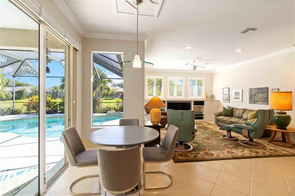 合同活跃: $519,000 (3 贝兹, 2 浴室, 2150 平方英尺)