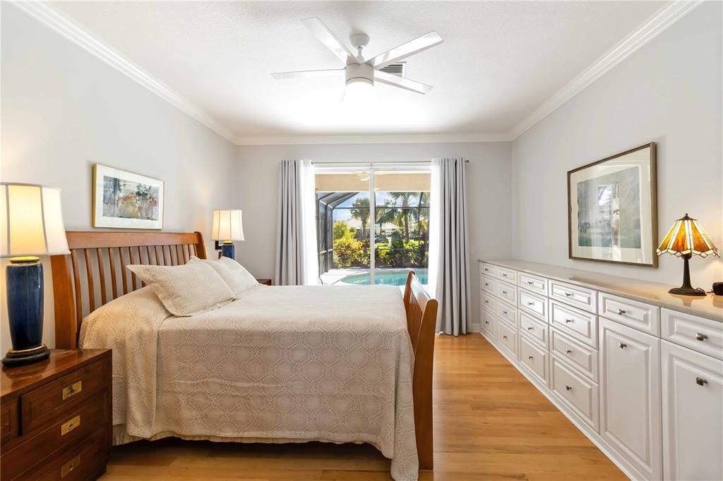 合同活跃: $519,000 (3 贝兹, 2 浴室, 2150 平方英尺)