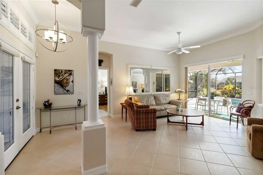 合同活跃: $519,000 (3 贝兹, 2 浴室, 2150 平方英尺)