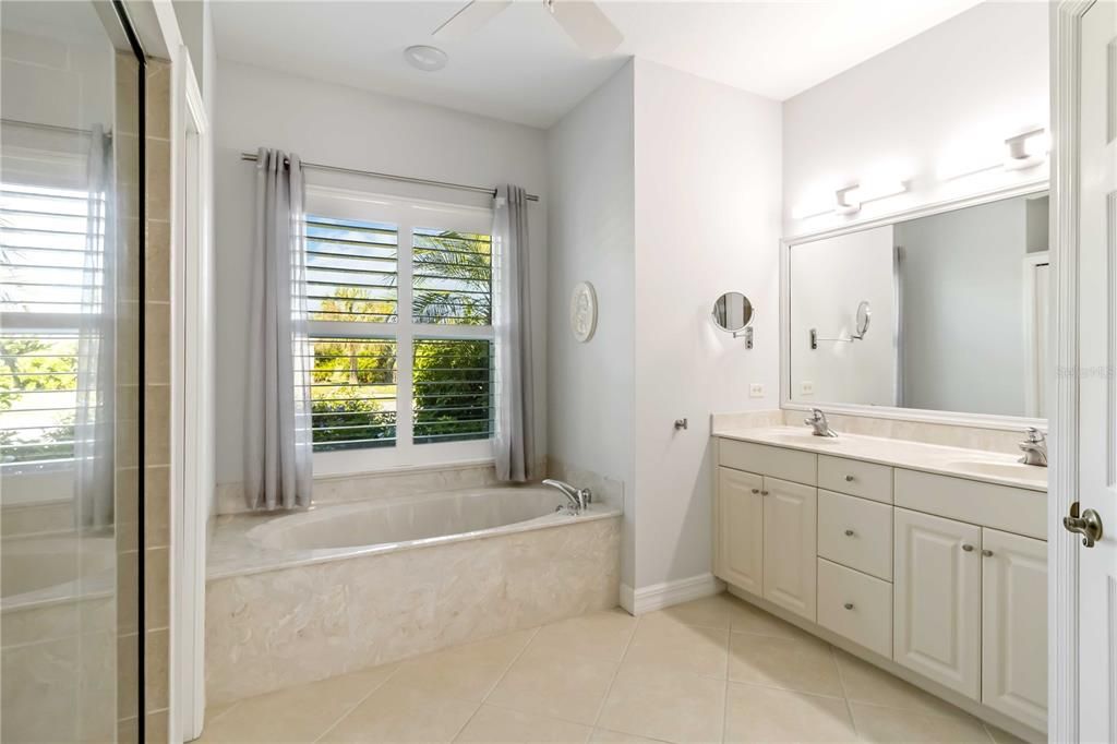 合同活跃: $519,000 (3 贝兹, 2 浴室, 2150 平方英尺)