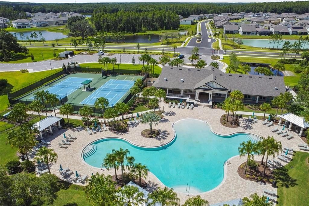 合同活跃: $650,000 (5 贝兹, 4 浴室, 3559 平方英尺)