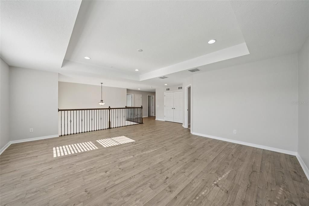 合同活跃: $650,000 (5 贝兹, 4 浴室, 3559 平方英尺)