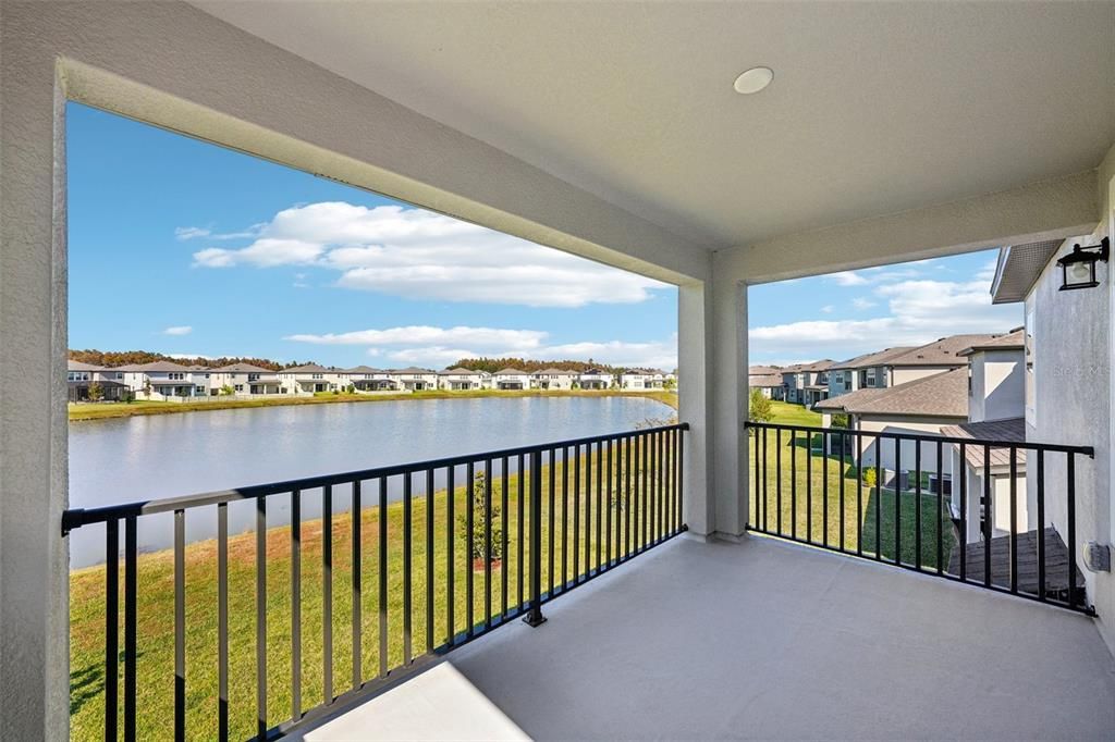 合同活跃: $650,000 (5 贝兹, 4 浴室, 3559 平方英尺)