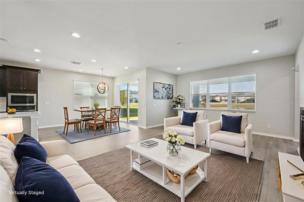 合同活跃: $650,000 (5 贝兹, 4 浴室, 3559 平方英尺)