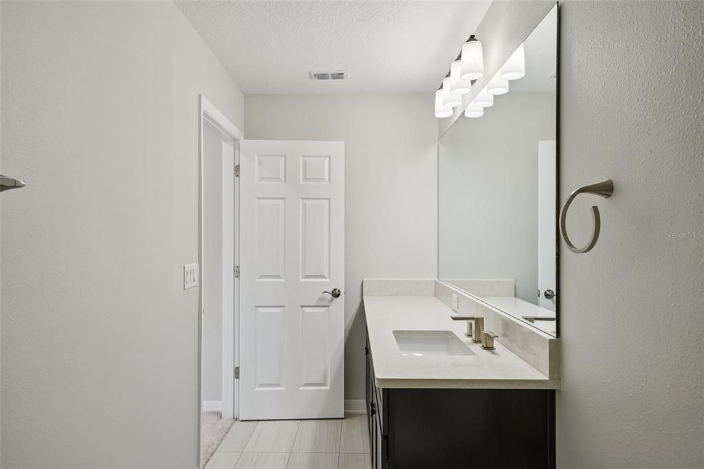 合同活跃: $650,000 (5 贝兹, 4 浴室, 3559 平方英尺)