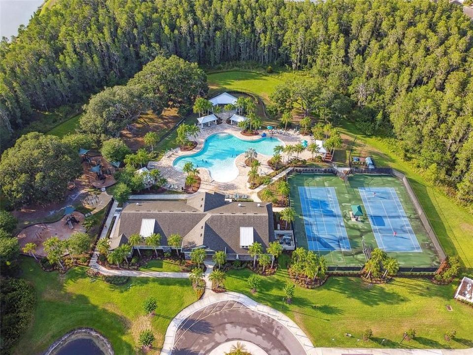 合同活跃: $650,000 (5 贝兹, 4 浴室, 3559 平方英尺)