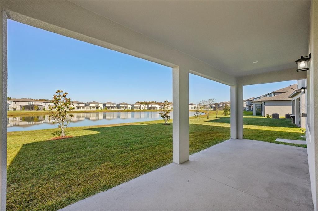 合同活跃: $650,000 (5 贝兹, 4 浴室, 3559 平方英尺)