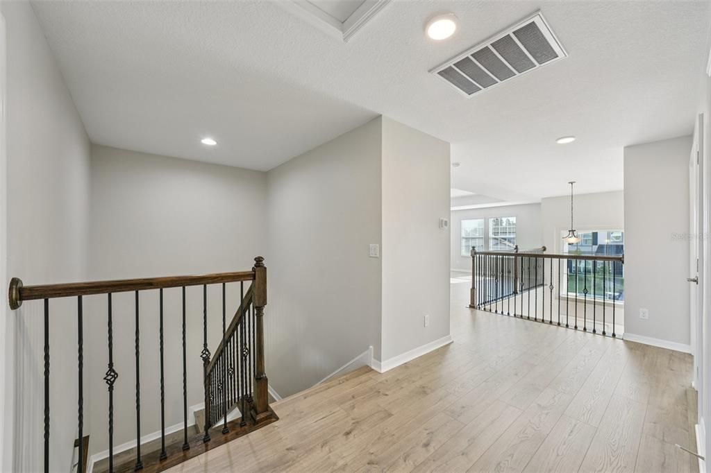 合同活跃: $650,000 (5 贝兹, 4 浴室, 3559 平方英尺)