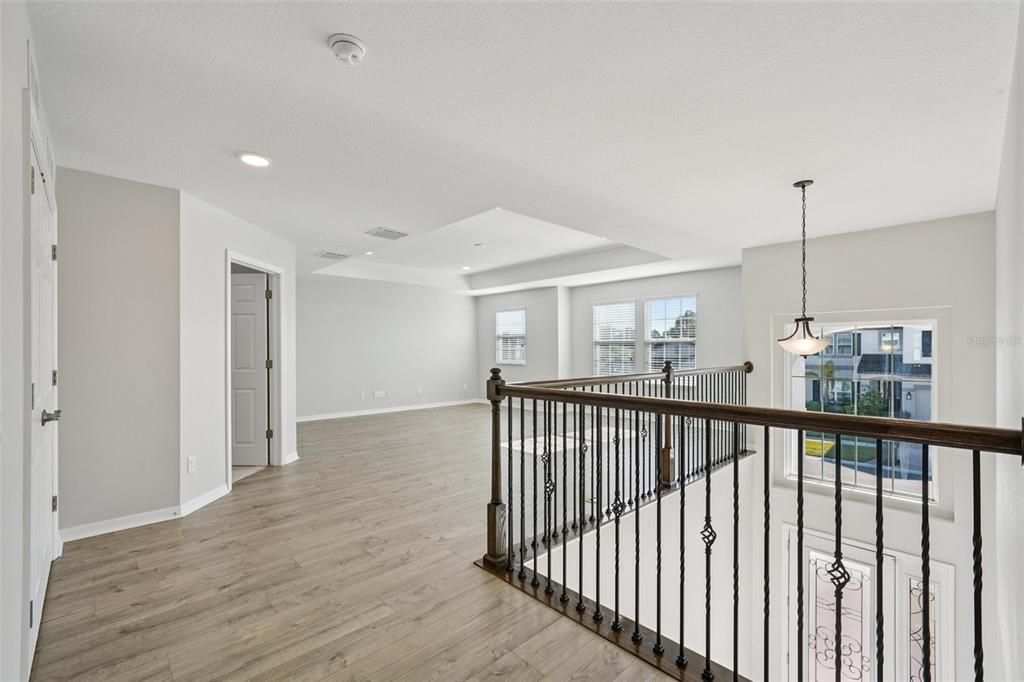 合同活跃: $650,000 (5 贝兹, 4 浴室, 3559 平方英尺)