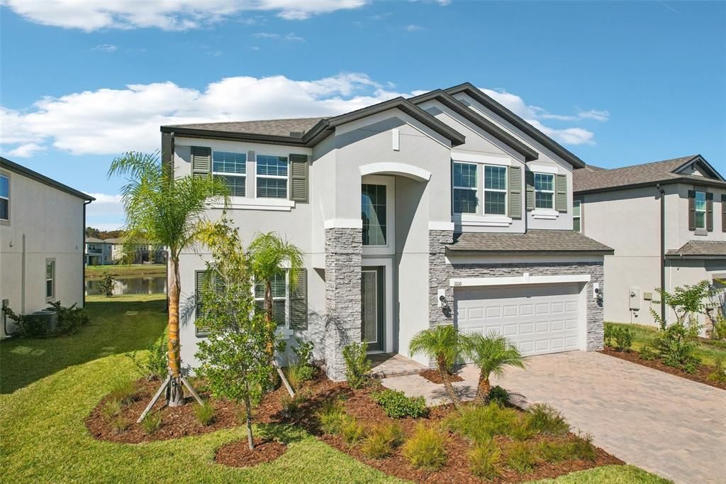 合同活跃: $650,000 (5 贝兹, 4 浴室, 3559 平方英尺)