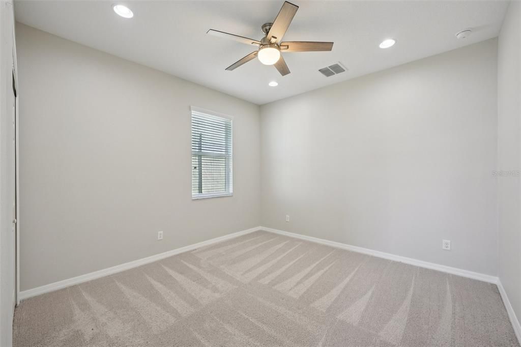 合同活跃: $650,000 (5 贝兹, 4 浴室, 3559 平方英尺)