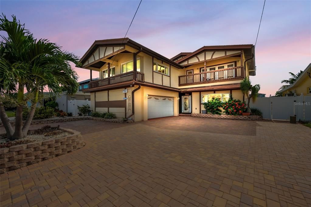 For Sale: $1,100,000 (5 beds, 4 baths, 3302 Square Feet)