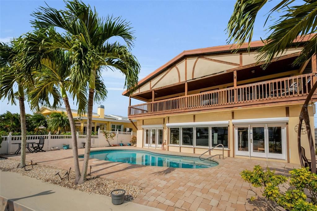 For Sale: $1,100,000 (5 beds, 4 baths, 3302 Square Feet)