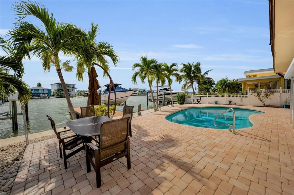 For Sale: $1,100,000 (5 beds, 4 baths, 3302 Square Feet)