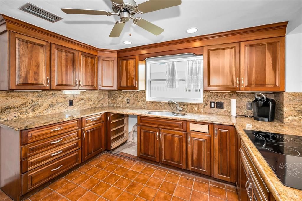 For Sale: $1,100,000 (5 beds, 4 baths, 3302 Square Feet)