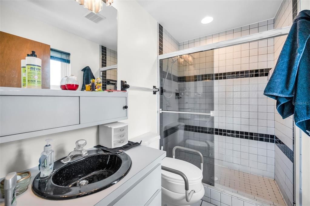 For Sale: $1,100,000 (5 beds, 4 baths, 3302 Square Feet)