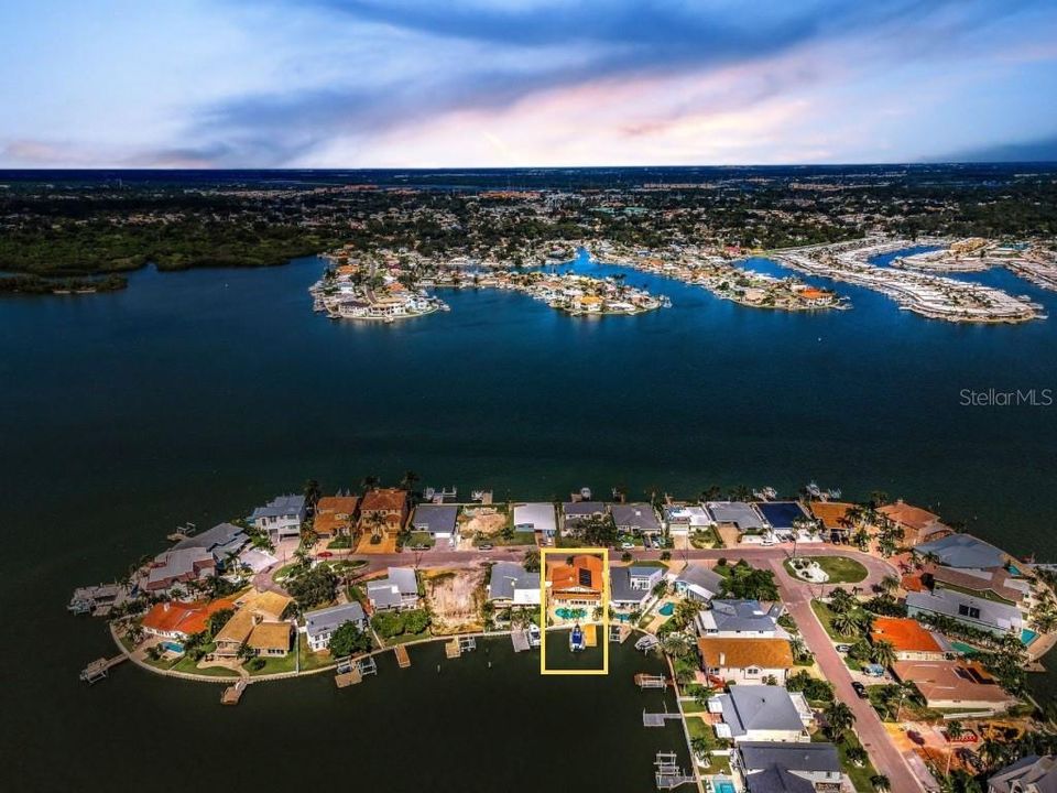 For Sale: $1,100,000 (5 beds, 4 baths, 3302 Square Feet)