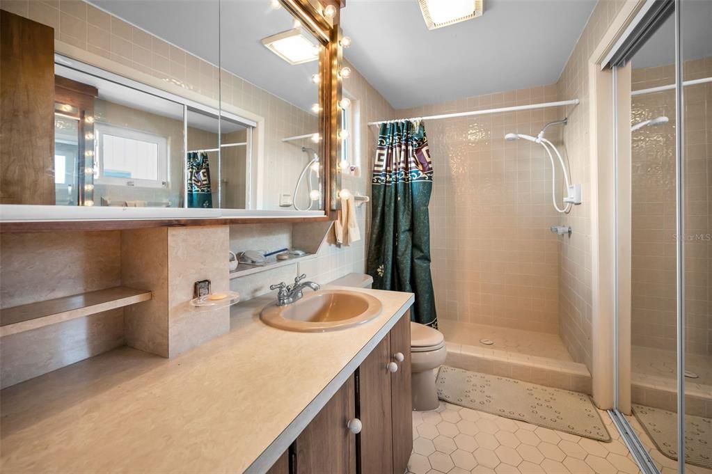 For Sale: $1,100,000 (5 beds, 4 baths, 3302 Square Feet)