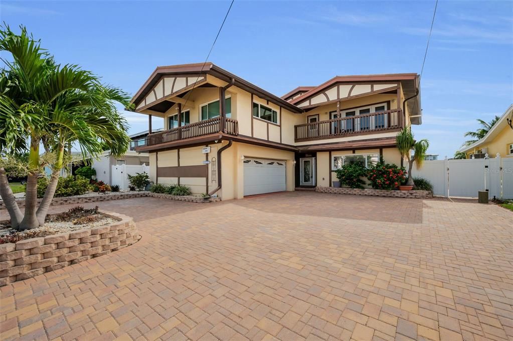 For Sale: $1,100,000 (5 beds, 4 baths, 3302 Square Feet)