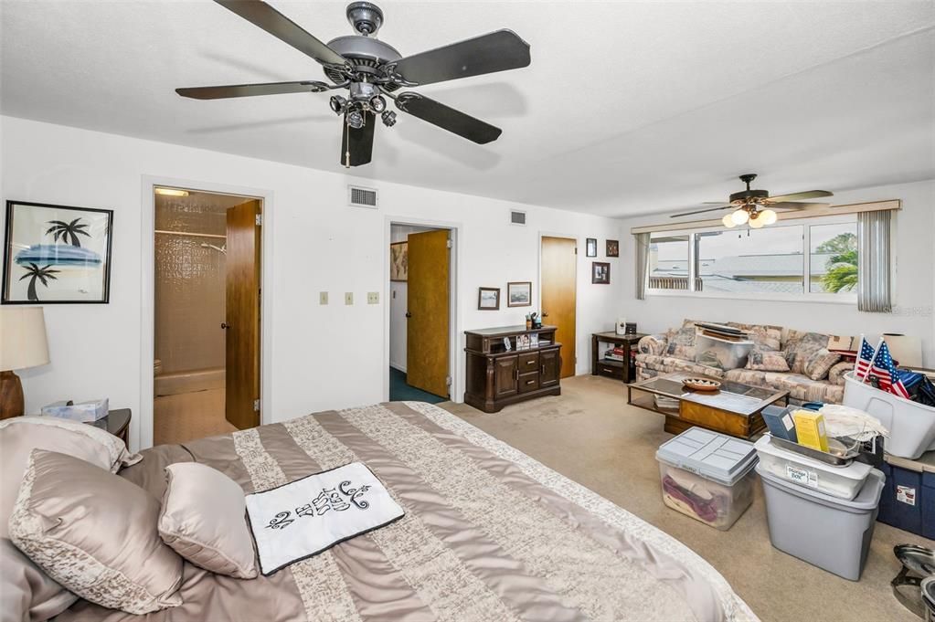 For Sale: $1,100,000 (5 beds, 4 baths, 3302 Square Feet)