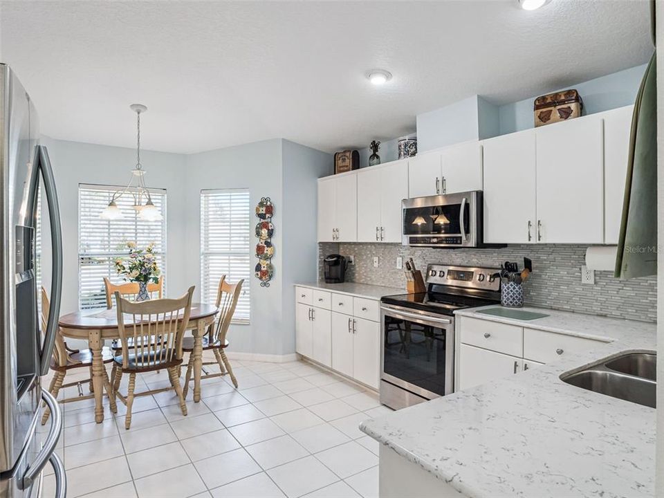 For Sale: $289,000 (2 beds, 2 baths, 1332 Square Feet)