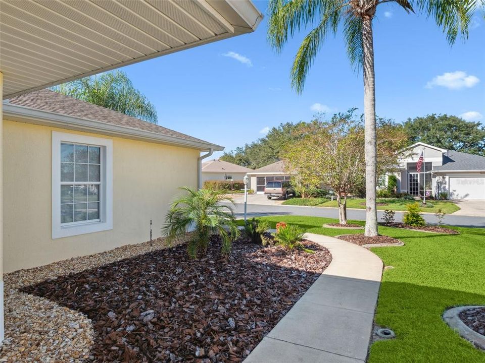 For Sale: $289,000 (2 beds, 2 baths, 1332 Square Feet)