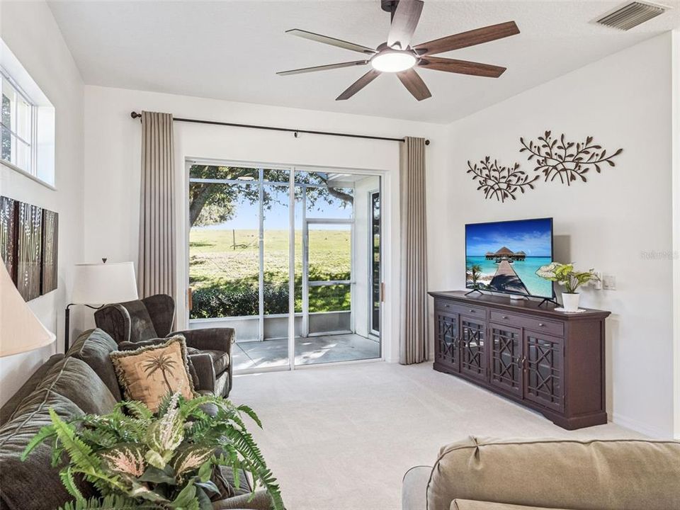 For Sale: $289,000 (2 beds, 2 baths, 1332 Square Feet)