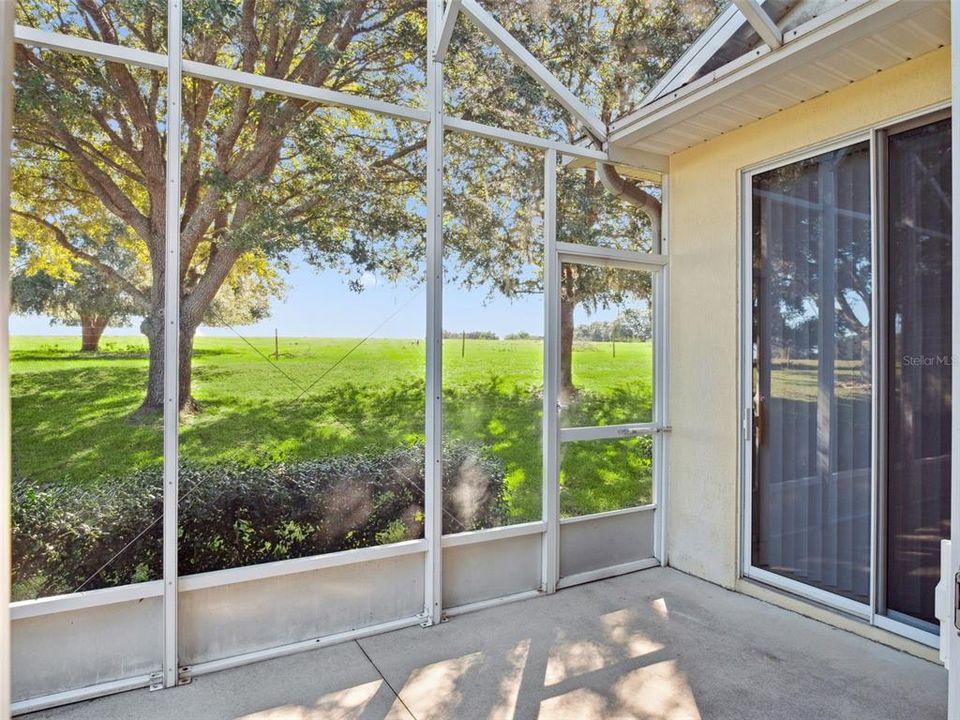 For Sale: $289,000 (2 beds, 2 baths, 1332 Square Feet)