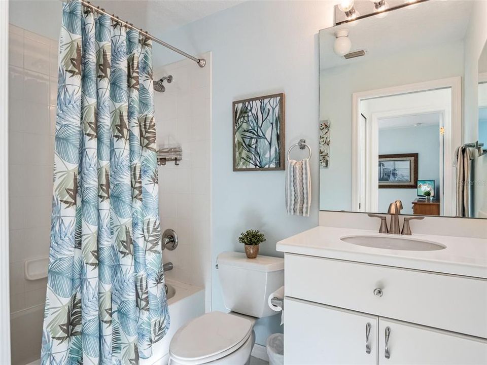 For Sale: $289,000 (2 beds, 2 baths, 1332 Square Feet)