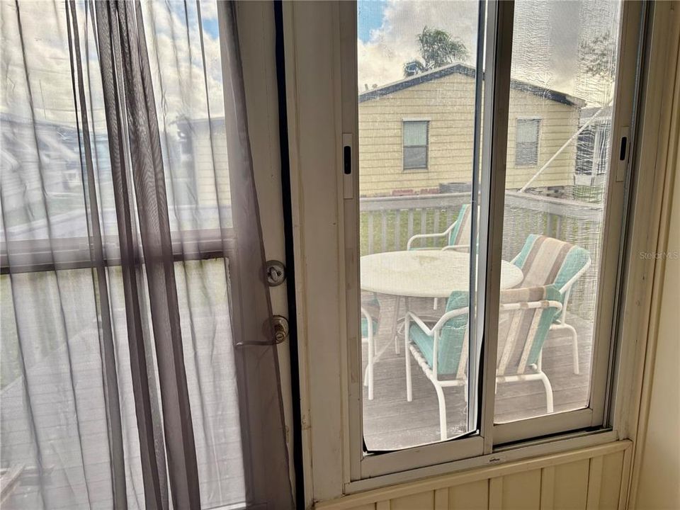 For Sale: $189,000 (2 beds, 2 baths, 812 Square Feet)