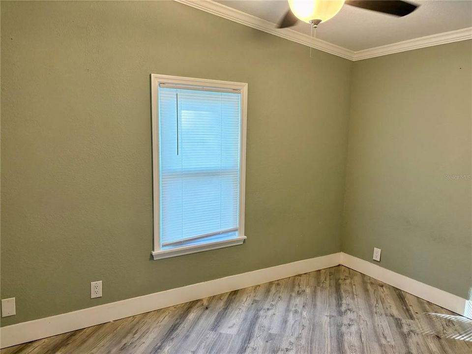 For Sale: $189,000 (2 beds, 2 baths, 812 Square Feet)